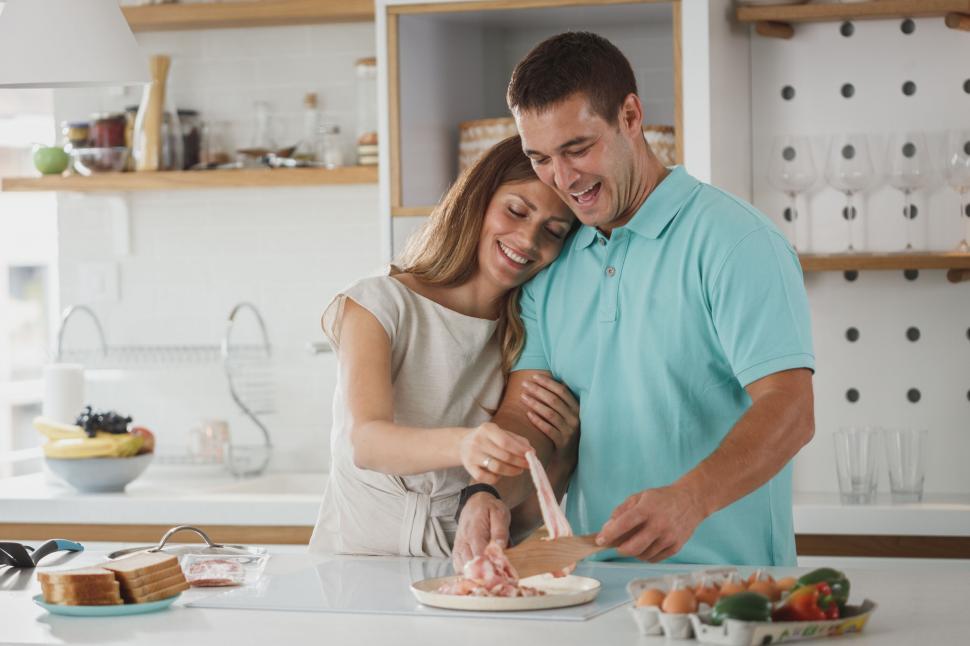 Jak wspólne przygotowywanie posiłków wzmacnia codzienne relacje